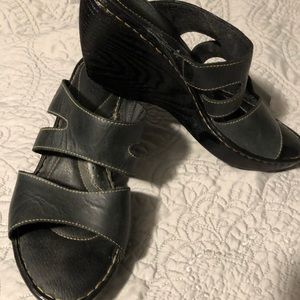 Born sandals